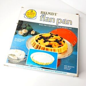 Nordic Ware Bundt Flan Pan - Silver